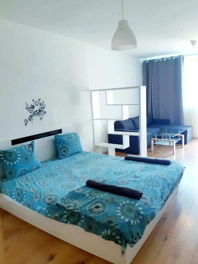 Huge Apartment With A Parking Space In The Same Building Sofia Eksteriør bilde