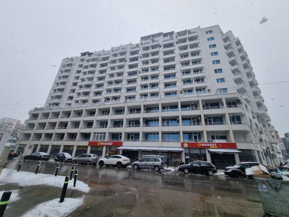 Huge Apartment With A Parking Space In The Same Building Sofia Eksteriør bilde